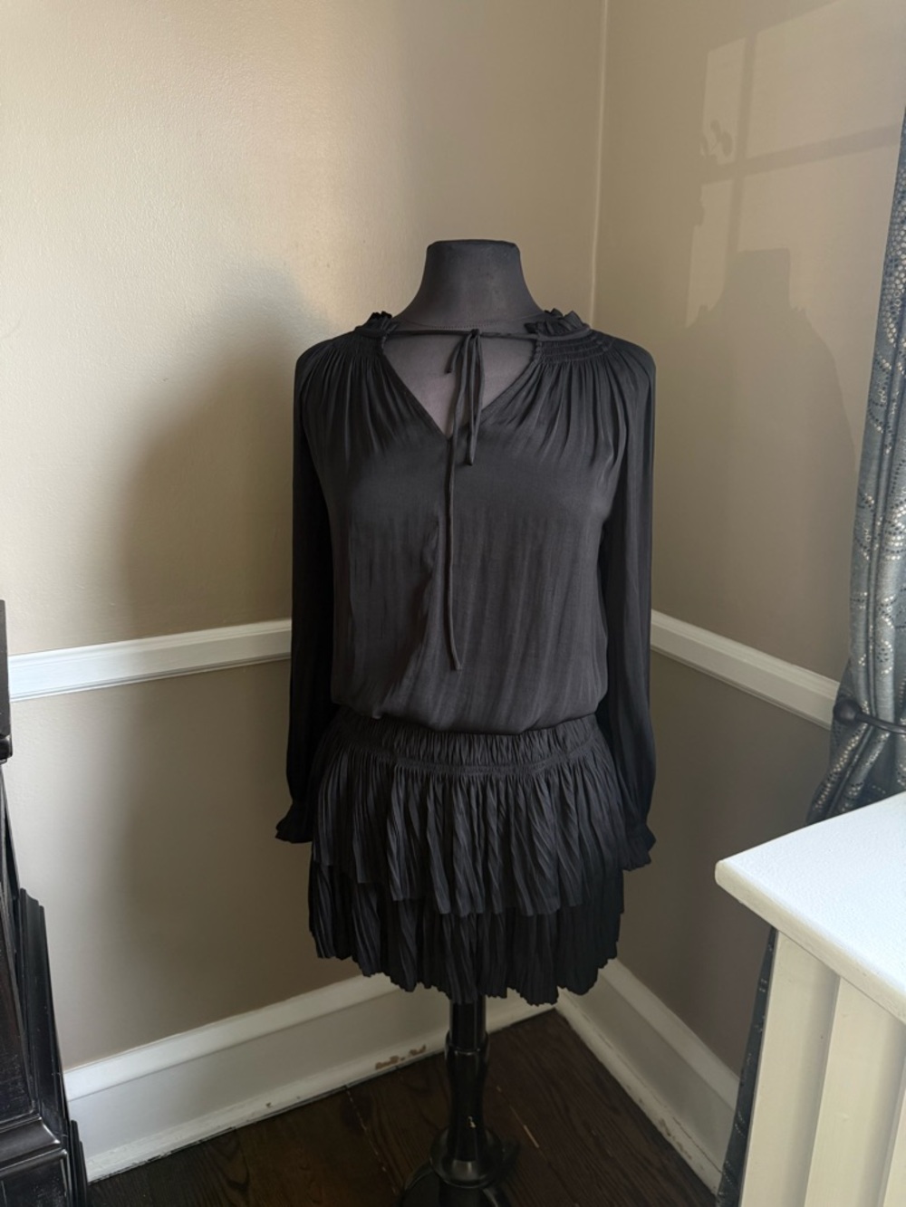 Black Long-Sleeve Tiered Mini Dress - Elegant Women's Dress